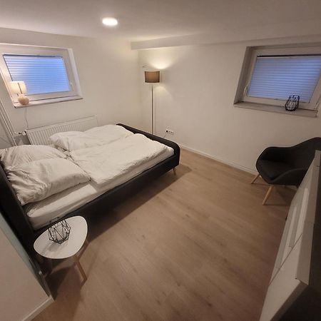 Zimmer Im Souterrain Mit Eigenem Bad Celle Esterno foto